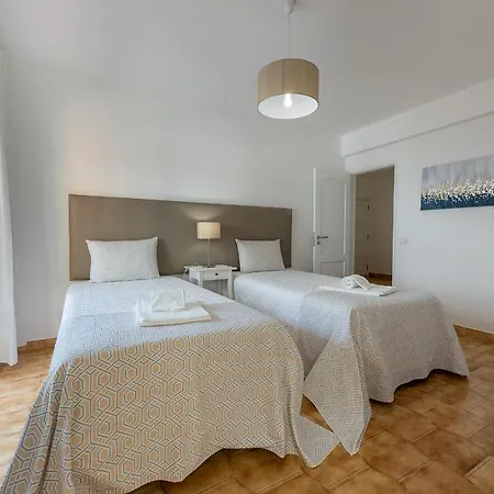 Carol & Vany Апартаменты Картейра